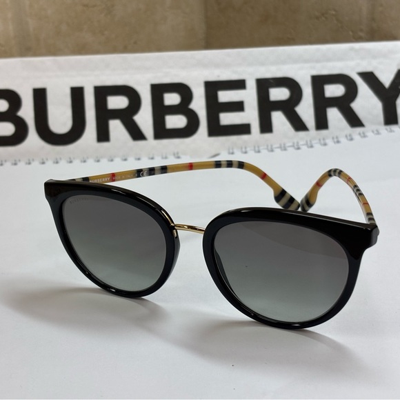New Burberry BE4316 3853/11 Willow Black Sunglasses - Picture 1 of 14